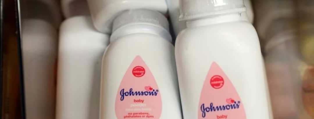 ജോണ്‍സണ്‍ ആന്‍ഡ് ജോണ്‍സണ് വന്‍ തിരിച്ചടി; 966 മില്യണ്‍ ഡോളര്‍ നഷ്ടപരിഹാരം നല്‍കാന്‍ ഉത്തരവിട്ട് കോടതി