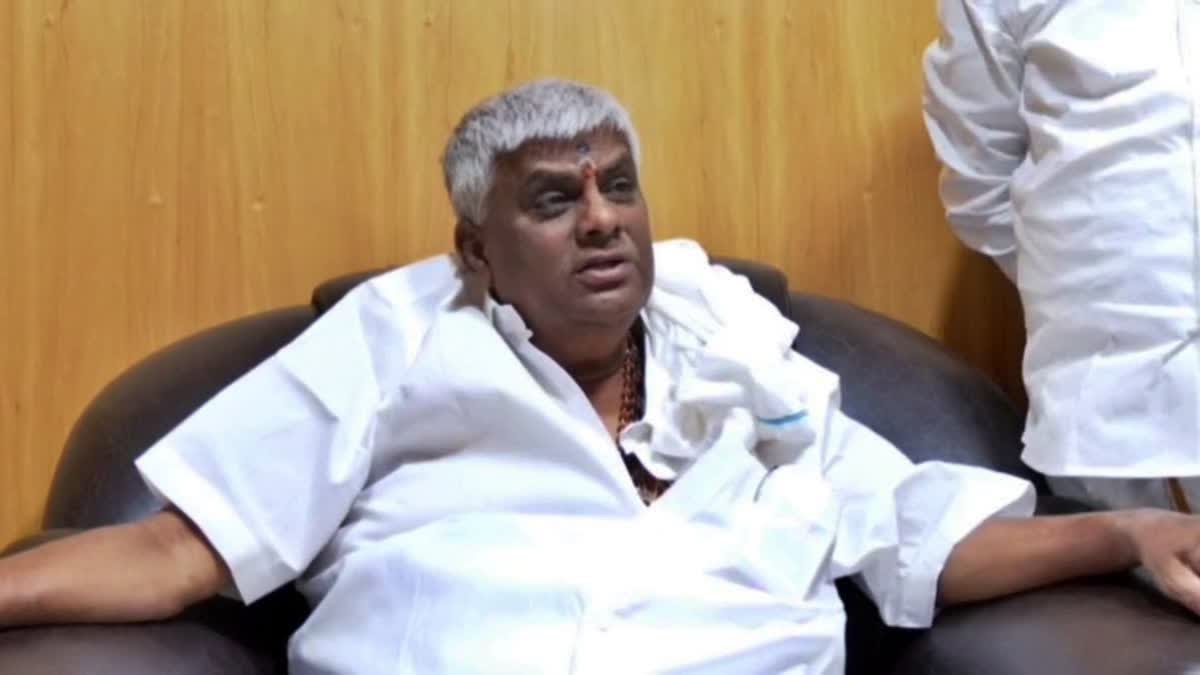 ലൈംഗികാതിക്രമ കേസിൽ രേവണ്ണയെ കുറ്റവിമുക്തനാക്കി ബെംഗളൂരു കോടതി; മകൻ പ്രജ്വൽ രണ്ടാം പ്രതി