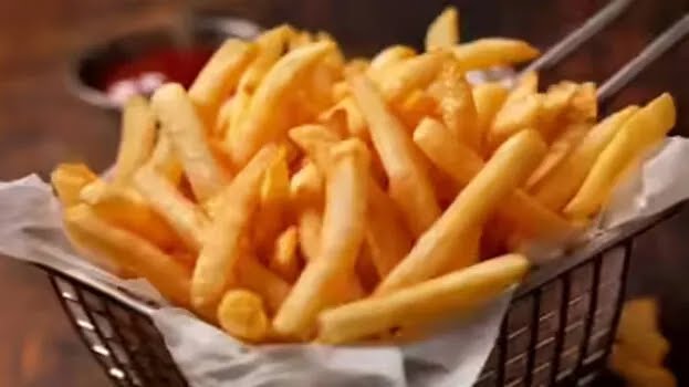 ഫ്രെഞ്ച്‌ ഫ്രൈസ് കഴിക്കാൻ അനുവദിച്ചില്ല; ഗാർഹിക പീഡനമെന്ന് പരാതി, കൈയോടെ തള്ളി കോടതി