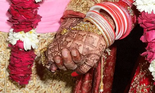 സ്ത്രീധന പീഡനത്തിനിടെ ജന്മം നല്‍കിയത് പെണ്‍കുഞ്ഞിന്, യുവതിയുടെ മരണത്തില്‍ ഭര്‍ത്താവിനും കുടുംബത്തിനുമെതിരെ കോടതി
