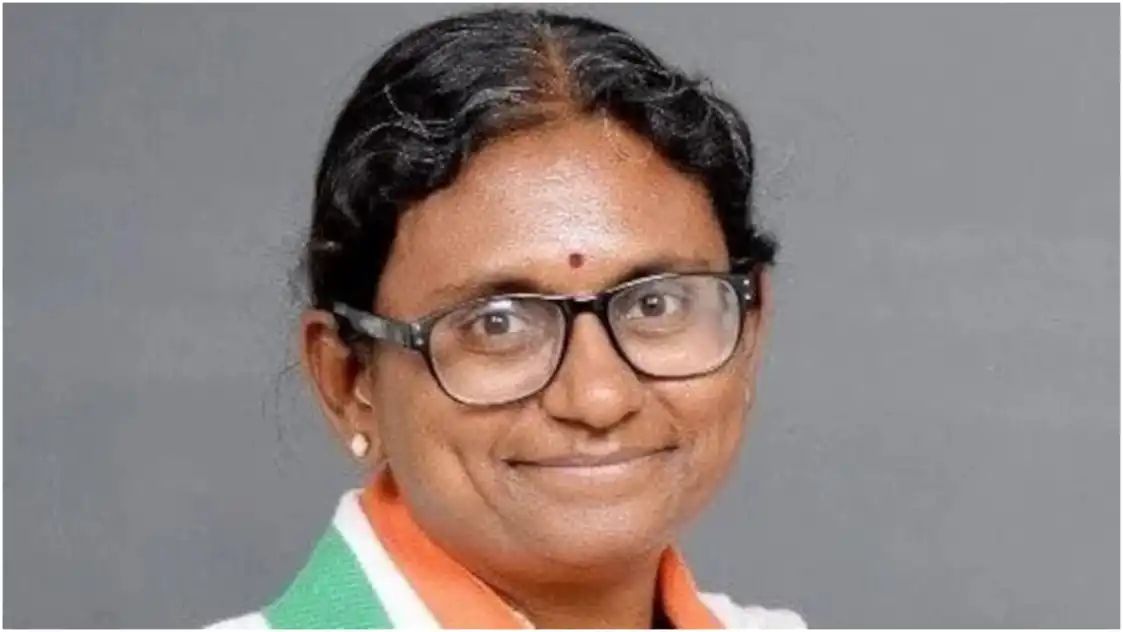 മീനാക്ഷി നടരാജന്റെ പത്രിക തള്ളിയ സംഭവം; കോണ്‍ഗ്രസിൻ്റെ ഹര്‍ജി നാളെ പരിഗണിക്കും